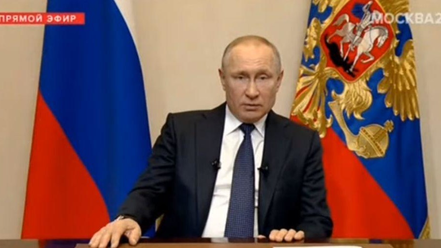 Путин: пособия и льготы всем россиянам в ближайшие 6 месяцев будут продлеваться автоматически