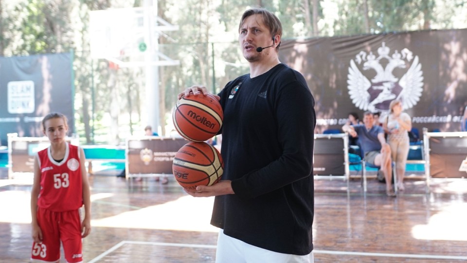 Баскетболист Никита Моргунов проведет спортивный мастер-класс на смотровой площадке PANORAMA360 в Москва-Сити